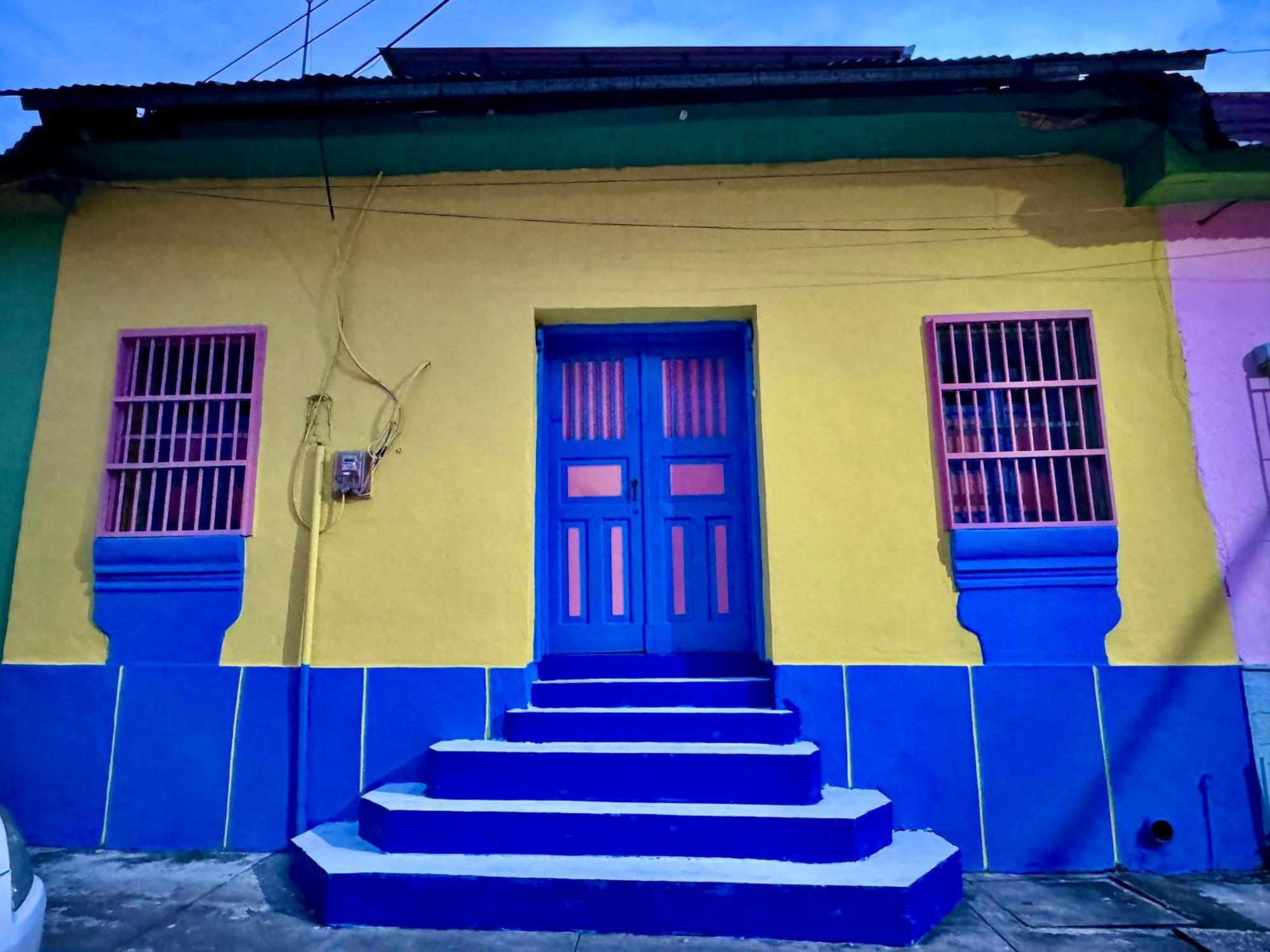 Hostal Los Girasoles By Hostal Inn Flores Exterior photo