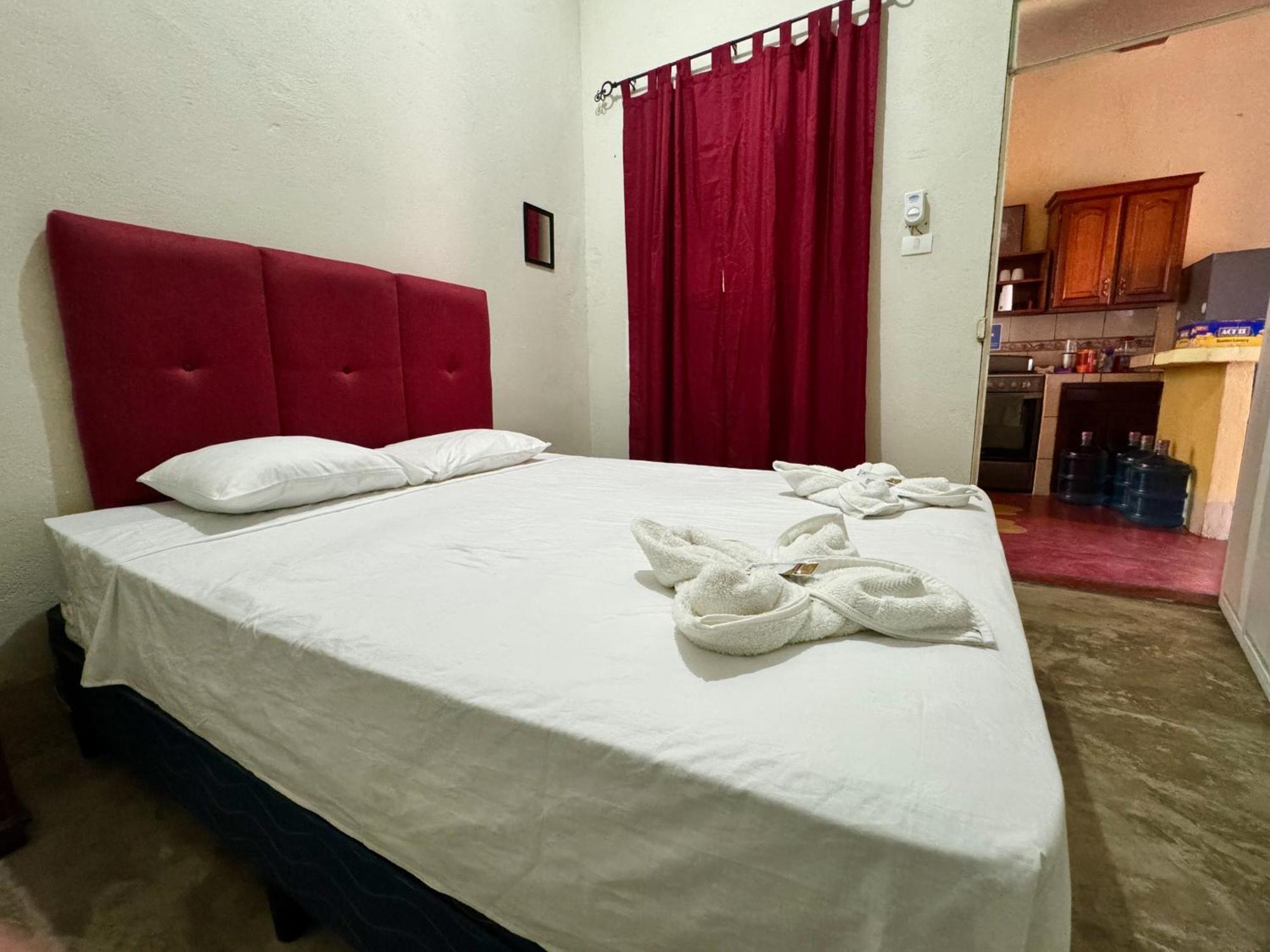 Hostal Los Girasoles By Hostal Inn Flores Exterior photo