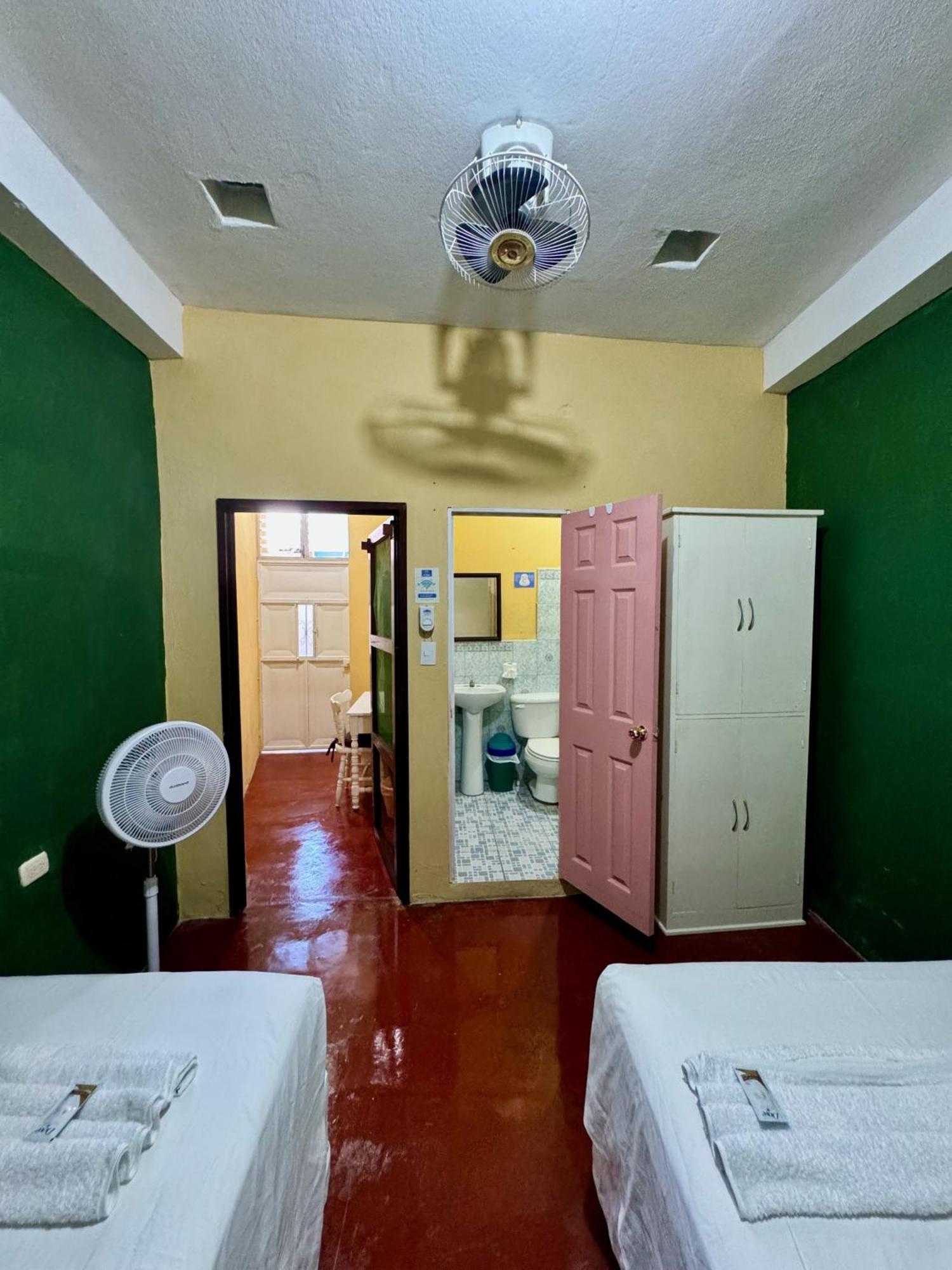 Hostal Los Girasoles By Hostal Inn Flores Exterior photo