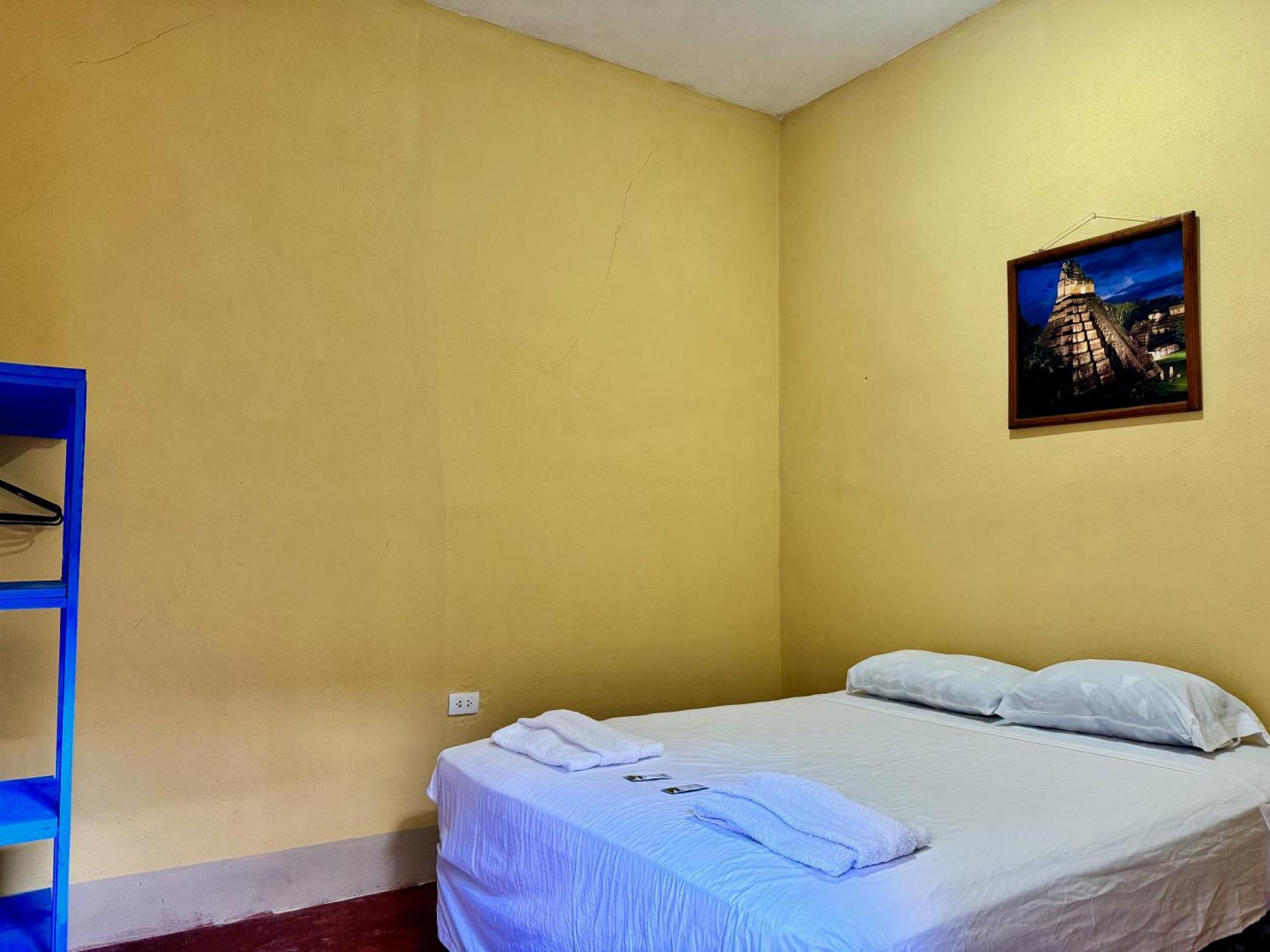 Hostal Los Girasoles By Hostal Inn Flores Exterior photo