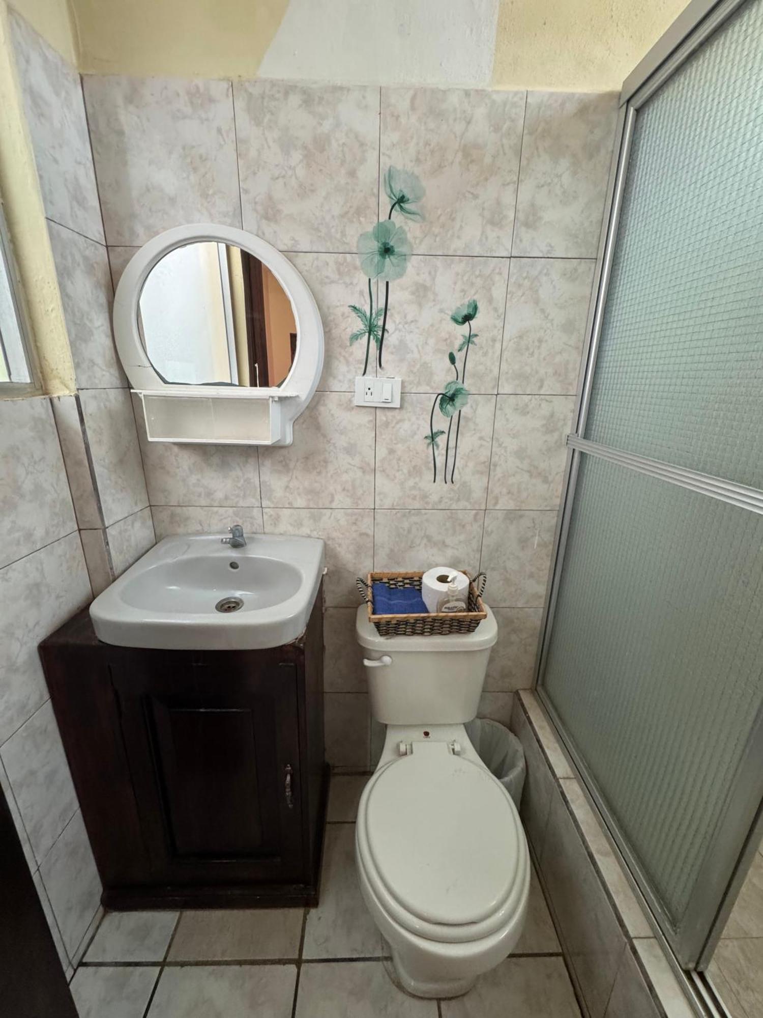 Hostal Los Girasoles By Hostal Inn Flores Exterior photo